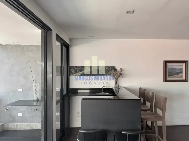 Apartamento com 325m² 4 quartos e 6 banheiros, à venda ou para alugar, no bairro Barra da Tijuca em Rio de Janeiro
