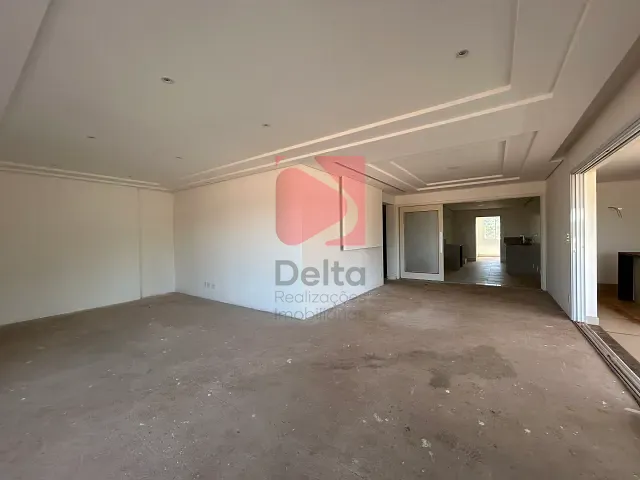Apartamento com 446m² 4 quartos e 1 banheiro, à venda, no bairro Centro em Pirassununga