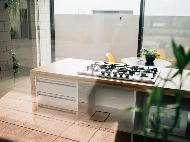 Apartamento 1 quarto e 1 banheiro, para alugar, no bairro Centro em Holambra