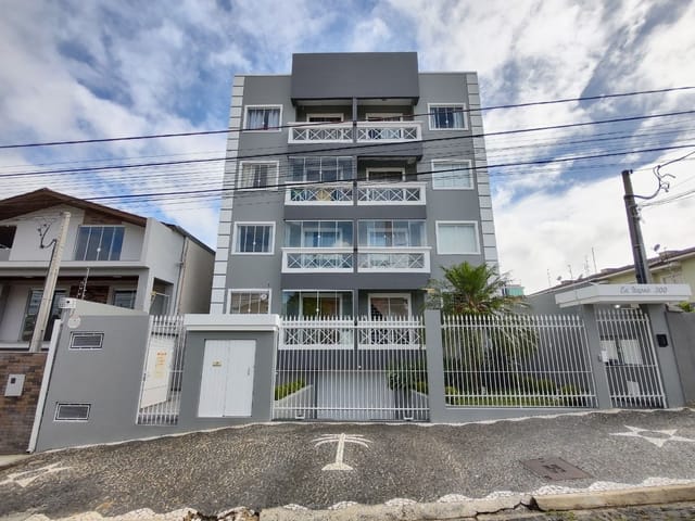Locação - Apartamento com 2 quartos, 1 vaga, Sacada com churrasqueira, 80 m², Próximo ao Condor, Edifício Itapoá - Jardim Carvalho, Ponta Grossa.