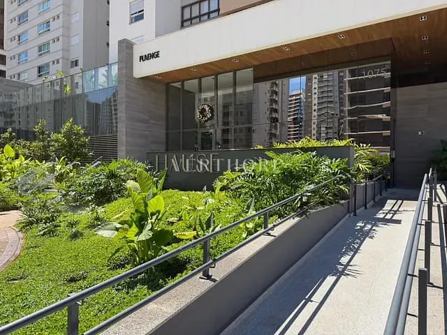 Apartamento com 271m² 3 quartos e 4 banheiros, à venda, no bairro Gleba Fazenda Palhano em Londrina