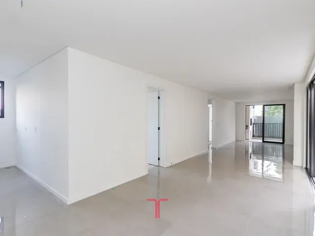 Apartamento 3 quartos e 2 banheiros, à venda, no bairro Capão Raso em Curitiba