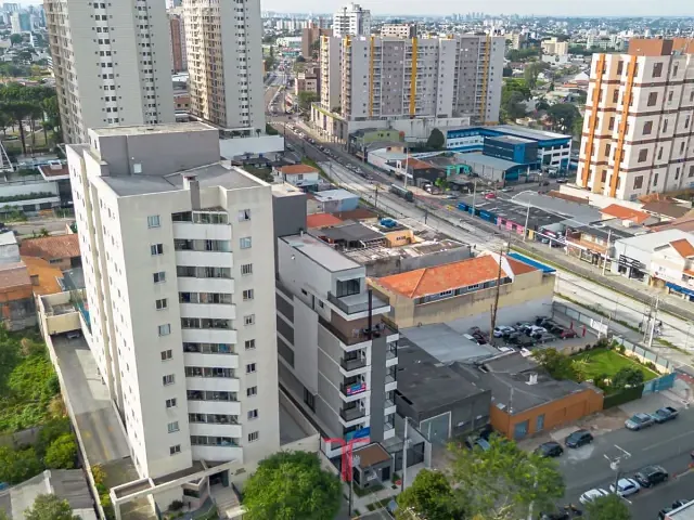 Apartamento 3 quartos e 2 banheiros, à venda, no bairro Capão Raso em Curitiba