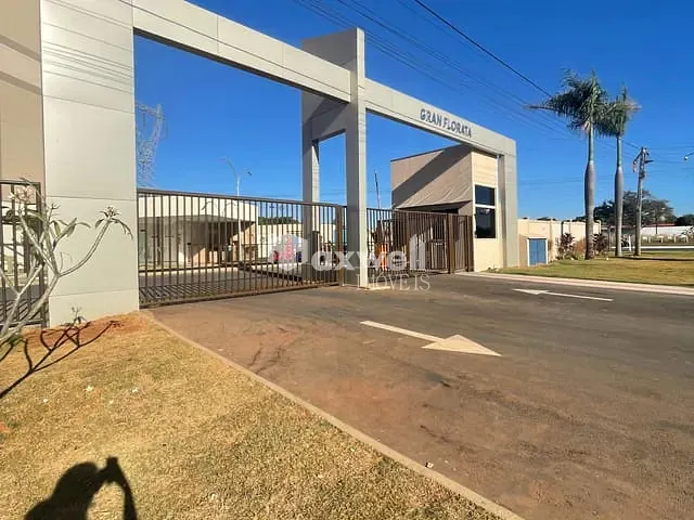 Apartamento 2 quartos e 1 banheiro, para alugar, no bairro Chácaras São Pedro em Aparecida de Goiânia