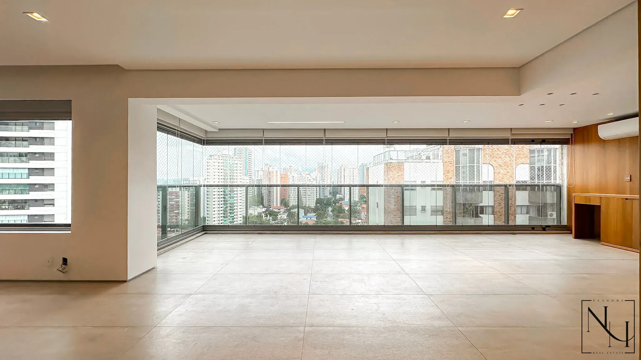 Apartamento, 3 quartos, 193 m² - Foto 1