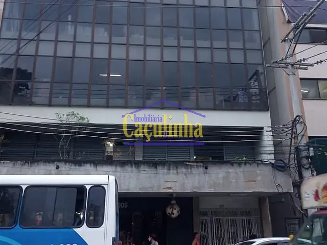 Apartamento com 100m², para alugar, no bairro Centro em Barra do Piraí