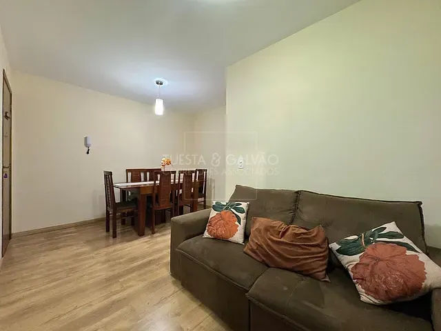 Apartamento com 63m² 3 quartos e 1 banheiro, à venda, no bairro Capão Raso em Curitiba