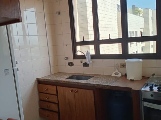 Apartamento com 70m² 2 quartos e 1 banheiro, para alugar, no bairro Jardim Enseada em Guarujá
