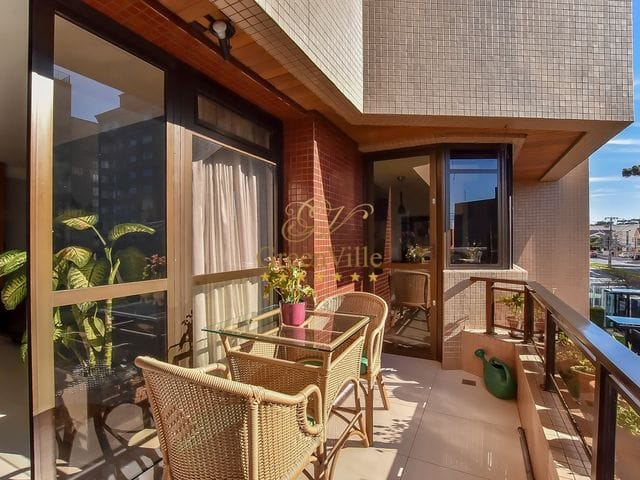 Apartamento com 638m² 4 quartos e 6 banheiros, à venda, no bairro Batel em Curitiba