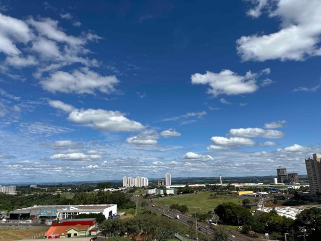 Apartamento com 182m² 3 quartos e 3 banheiros, à venda ou para alugar, no bairro Gleba Fazenda Palhano em Londrina