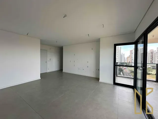 Apartamento com 182m² 3 quartos e 3 banheiros, à venda, no bairro Gleba Fazenda Palhano em Londrina