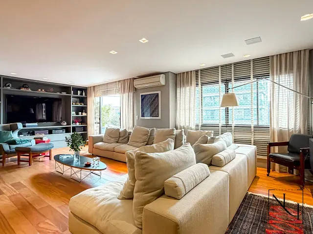 Apartamento com 228m² 3 quartos e 5 banheiros, à venda, no bairro Jardim Europa em São Paulo