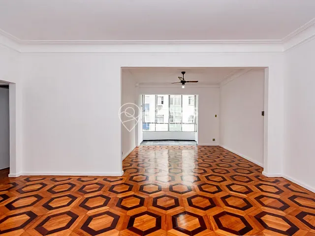 Apartamento com 172m² 3 quartos e 3 banheiros, à venda, no bairro Leme em Rio de Janeiro