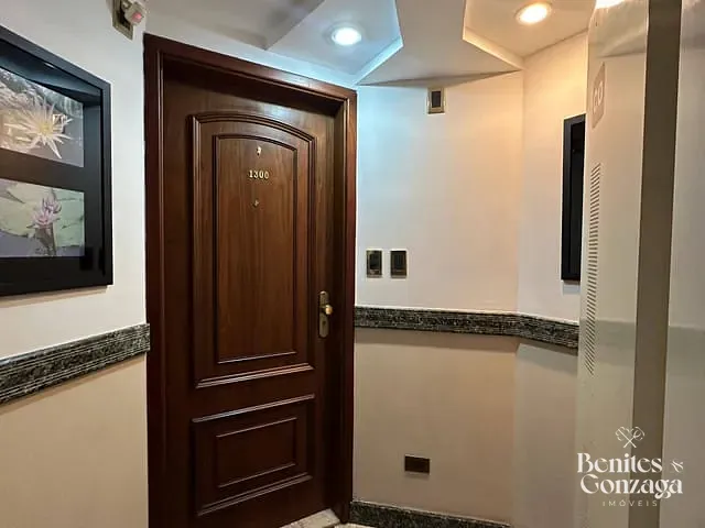 Apartamento com 400m² 5 quartos e 5 banheiros, à venda, no bairro Zona 07 em Maringá