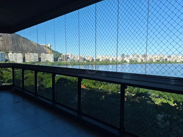 Apartamento com 160m² 4 quartos e 4 banheiros, à venda ou para alugar, no bairro Lagoa em Rio de Janeiro