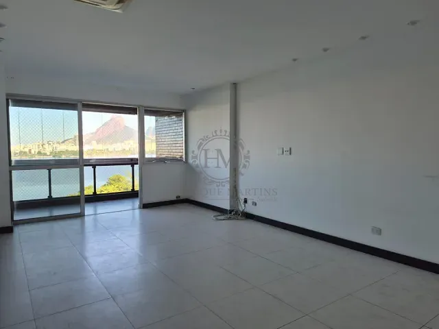 Apartamento com 160m² 4 quartos e 4 banheiros, à venda ou para alugar, no bairro Lagoa em Rio de Janeiro