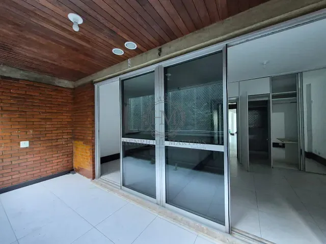 Apartamento com 160m² 4 quartos e 4 banheiros, à venda ou para alugar, no bairro Lagoa em Rio de Janeiro