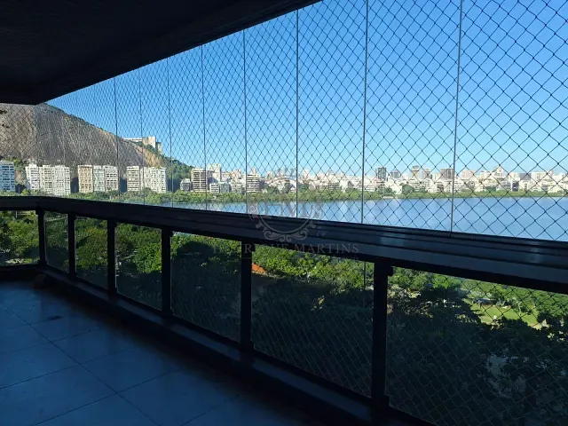 Apartamento com 160m² 4 quartos e 4 banheiros, à venda ou para alugar, no bairro Lagoa em Rio de Janeiro