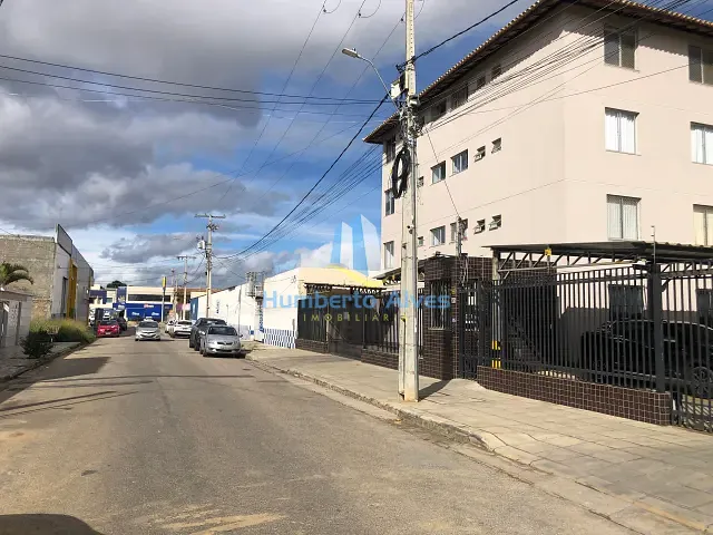 Apartamento 2 quartos e 1 banheiro, para alugar, no bairro Felícia em Vitória da Conquista