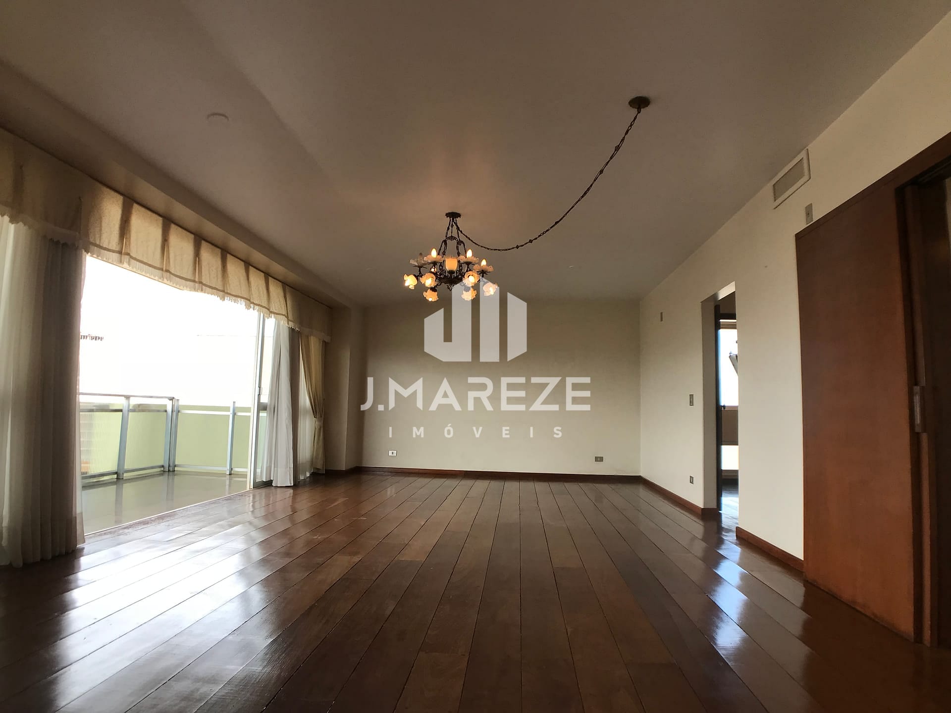 Apartamento à venda com 3 quartos, 224m² - Foto 6