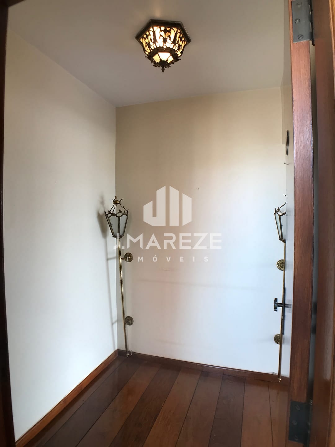 Apartamento à venda com 3 quartos, 224m² - Foto 2