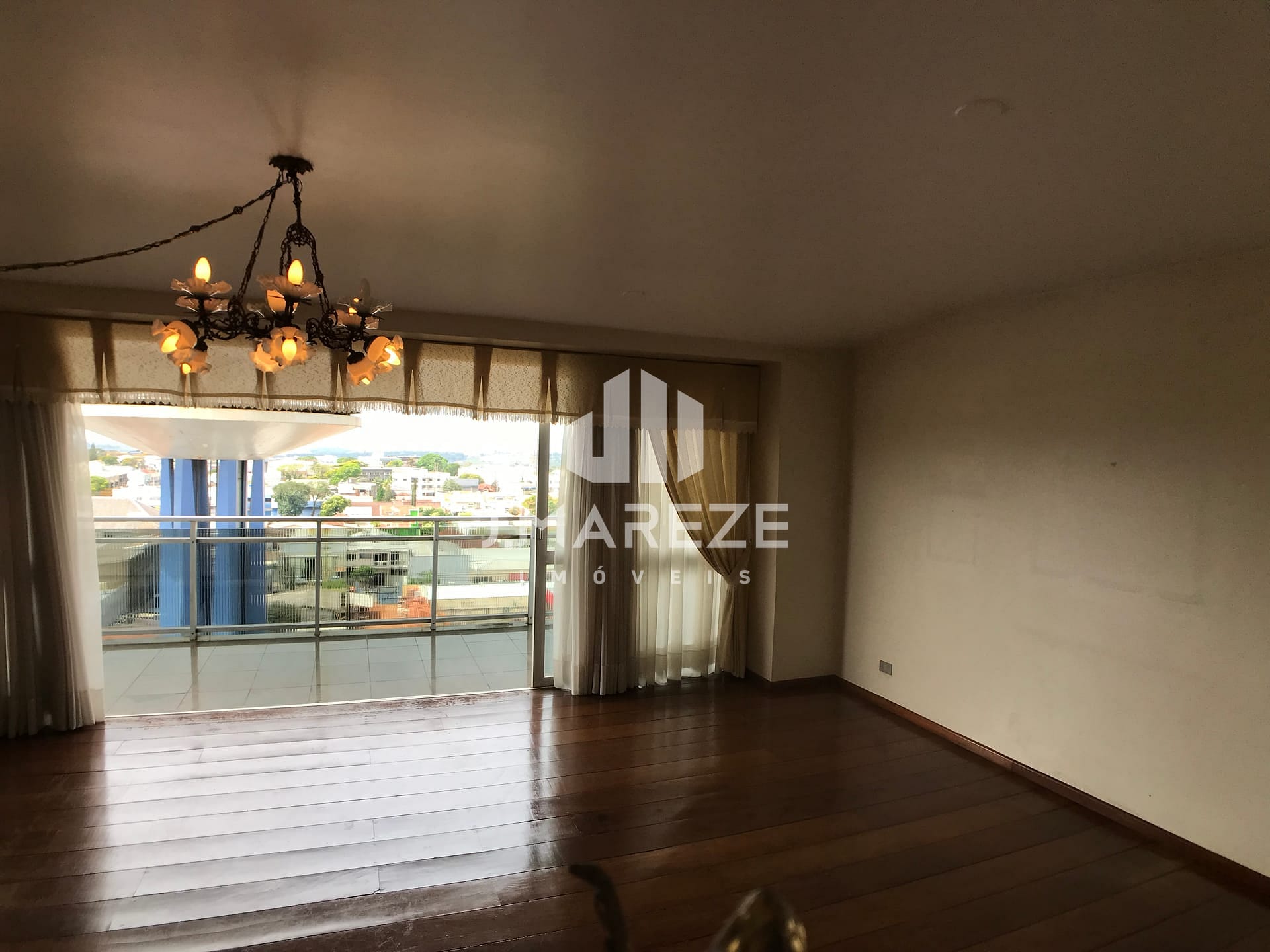 Apartamento à venda com 3 quartos, 224m² - Foto 4