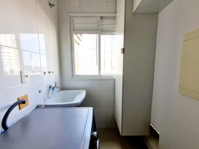 Apartamento com 10m² 3 quartos e 2 banheiros, para alugar, no bairro Santa Rosa em Londrina