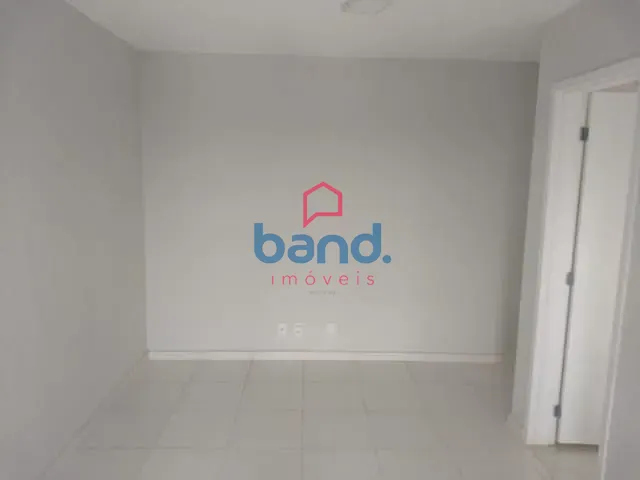 Apartamento 2 quartos e 1 banheiro, à venda ou para alugar, no bairro Parque Residencial Rafael Alcala em Porto Feliz