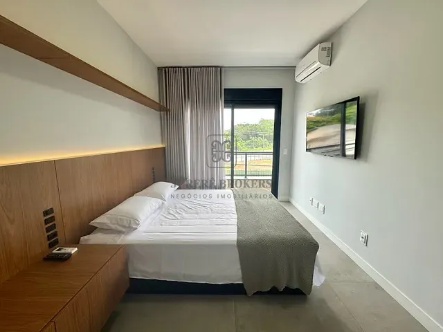 Apartamento 1 quarto e 2 banheiros, para alugar, no bairro Jurerê em Florianópolis