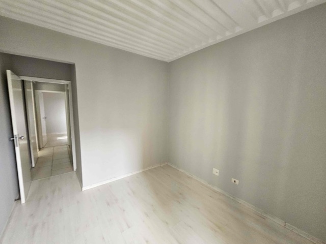 Apartamento com 99m² 3 quartos e 1 banheiro, à venda, no bairro Centro em Londrina