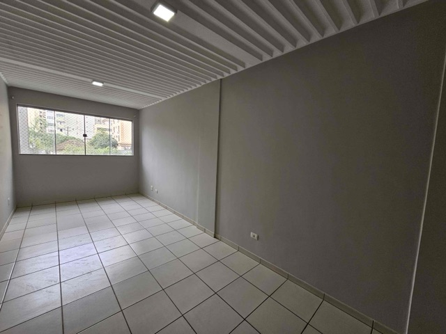 Apartamento com 99m² 3 quartos e 1 banheiro, à venda, no bairro Centro em Londrina