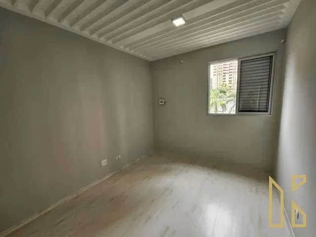 Apartamento com 99m² 3 quartos e 1 banheiro, à venda, no bairro Centro em Londrina