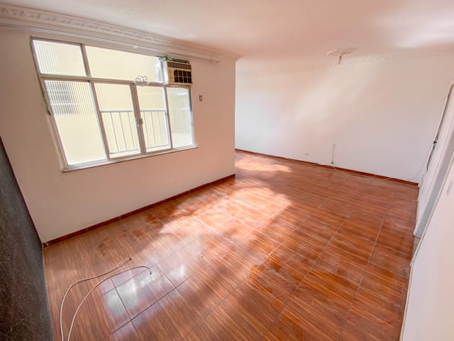 Foto do Apartamento - Apartamento para locação bem amplo, com dependência completa, 2 quartos e 70 m² - Por R$ 1.000,00 Penha Circular, Rio de Janeiro, RJ | Nova Viriato Imobiliária