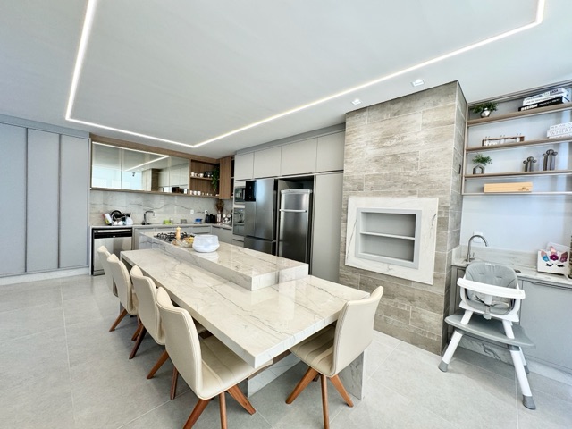 Apartamento com 186m² 3 quartos e 4 banheiros, à venda, no bairro Bela Vista em Nova Mutum