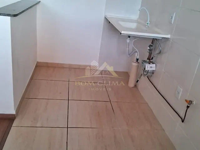 Apartamento 2 quartos e 1 banheiro, à venda, no bairro Poço Rico em Juiz de Fora