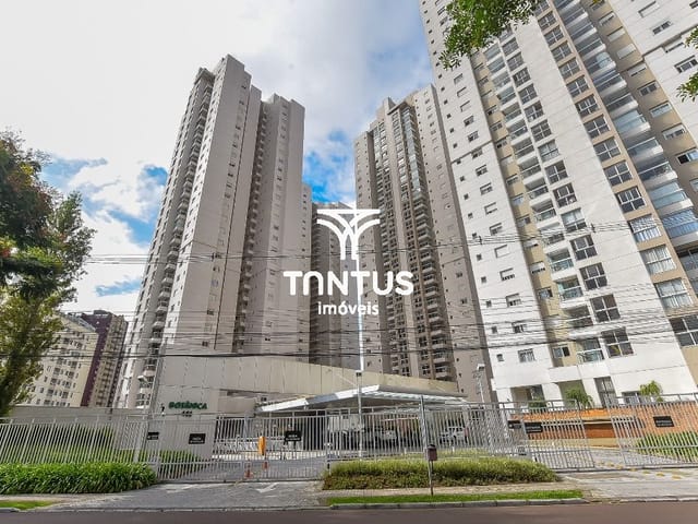 Apartamento 3 quartos e 4 banheiros, para alugar, no bairro Cristo Rei em Curitiba
