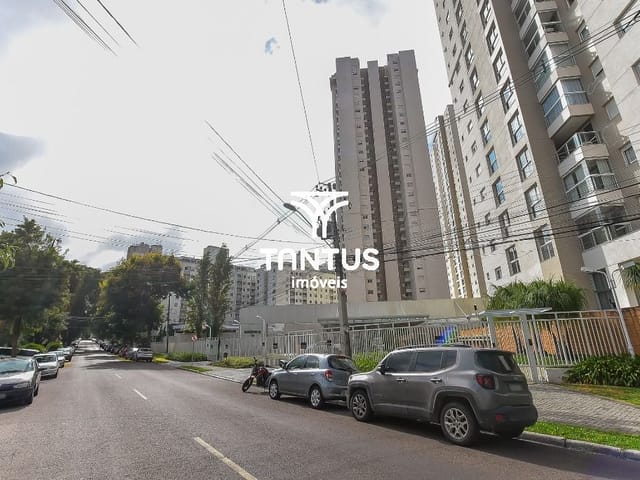 Apartamento 3 quartos e 4 banheiros, para alugar, no bairro Cristo Rei em Curitiba