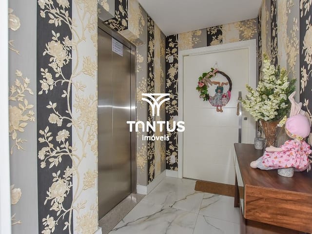 Apartamento 3 quartos e 4 banheiros, para alugar, no bairro Cristo Rei em Curitiba