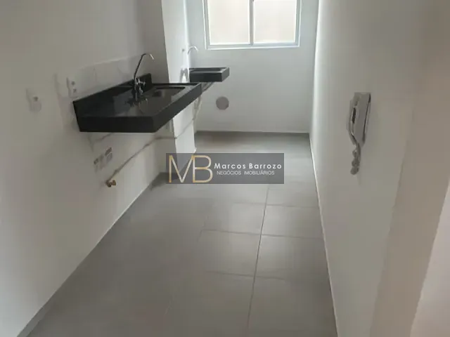 Apartamento 2 quartos e 1 banheiro, à venda, no bairro Jardim Lago Norte em Londrina