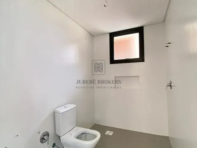 Apartamento com 343m² 4 quartos e 5 banheiros, à venda, no bairro Jurerê em Florianópolis