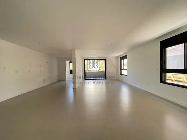 Apartamento com 343m² 4 quartos e 5 banheiros, à venda, no bairro Jurerê em Florianópolis
