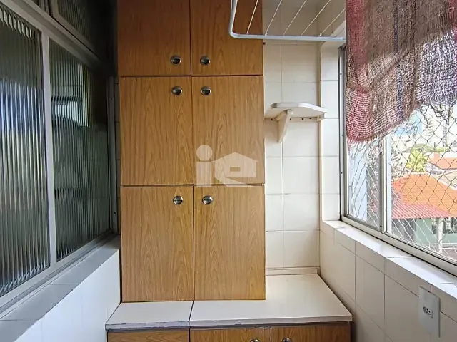 Apartamento 3 quartos e 2 banheiros, para alugar, no bairro Centro em Rolândia
