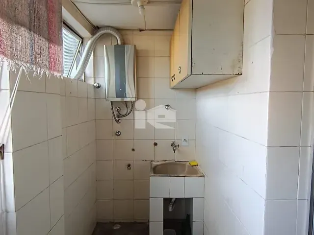 Apartamento 3 quartos e 2 banheiros, para alugar, no bairro Centro em Rolândia