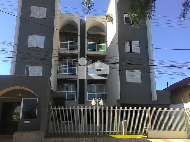 Apartamento 3 quartos e 2 banheiros, para alugar, no bairro Centro em Rolândia
