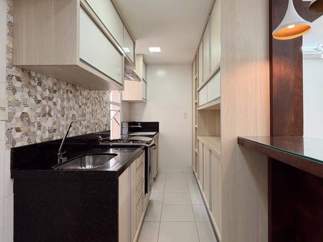 Apartamento 3 quartos e 2 banheiros, à venda, no bairro Praia da Baleia em Serra