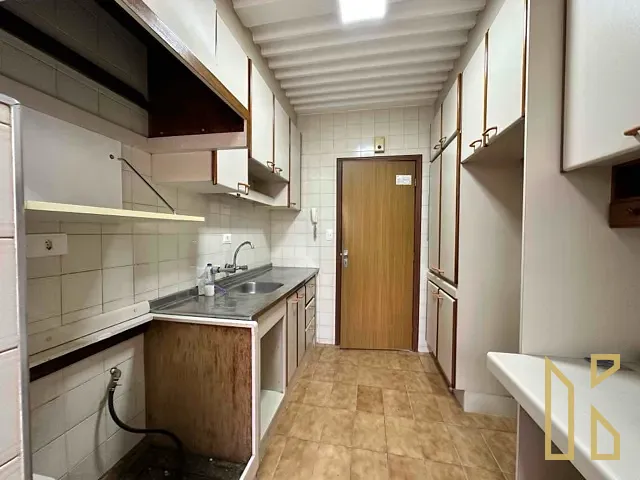 Apartamento 3 quartos e 3 banheiros, à venda, no bairro Centro em Londrina