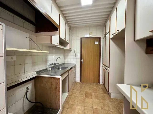 Apartamento 3 quartos e 3 banheiros, à venda, no bairro Centro em Londrina