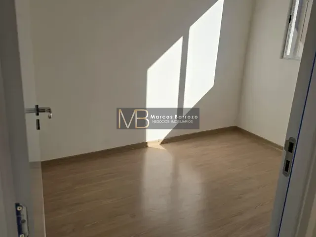 Apartamento com 56m² 2 quartos e 1 banheiro, à venda, no bairro Jardim Maria Celina em Londrina