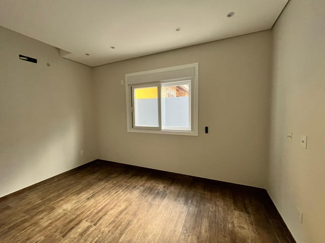 Apartamento com 87m² 2 quartos e 2 banheiros, para alugar, no bairro Ingleses do Rio Vermelho em Florianópolis