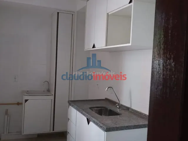 Apartamento 2 quartos e 1 banheiro, à venda ou para alugar, no bairro Três Poços em Volta Redonda
